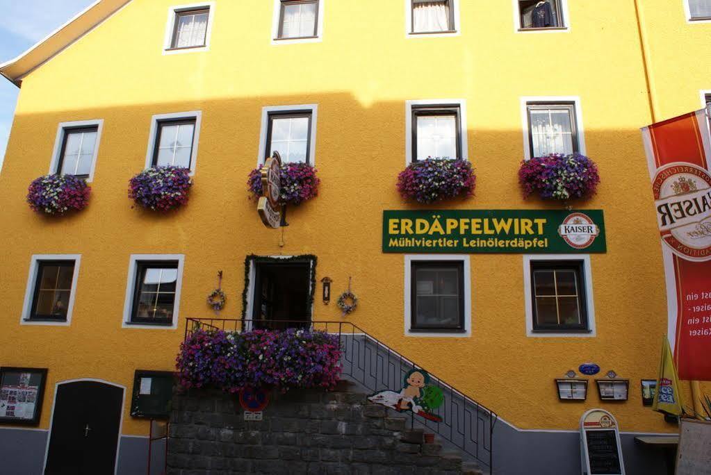 Gasthof 'Zum Alten Turm' Haslach an der Mühl Exterior foto